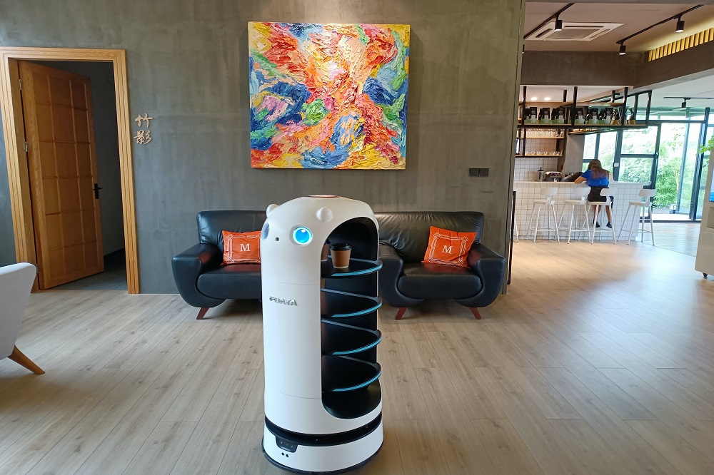 robot food delivery